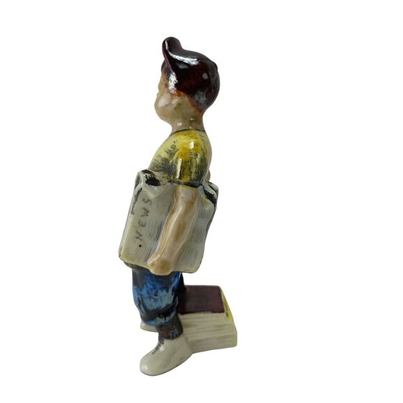Stafford China Scoop Newspaper Boy Figurine Vintage - Picture 4 of 6